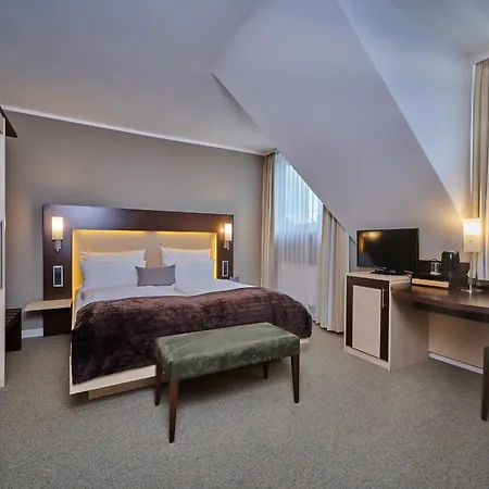 Отель Westend 3*