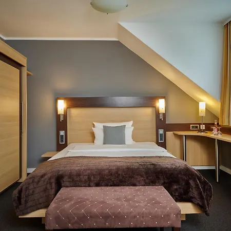 Отель Westend 3*